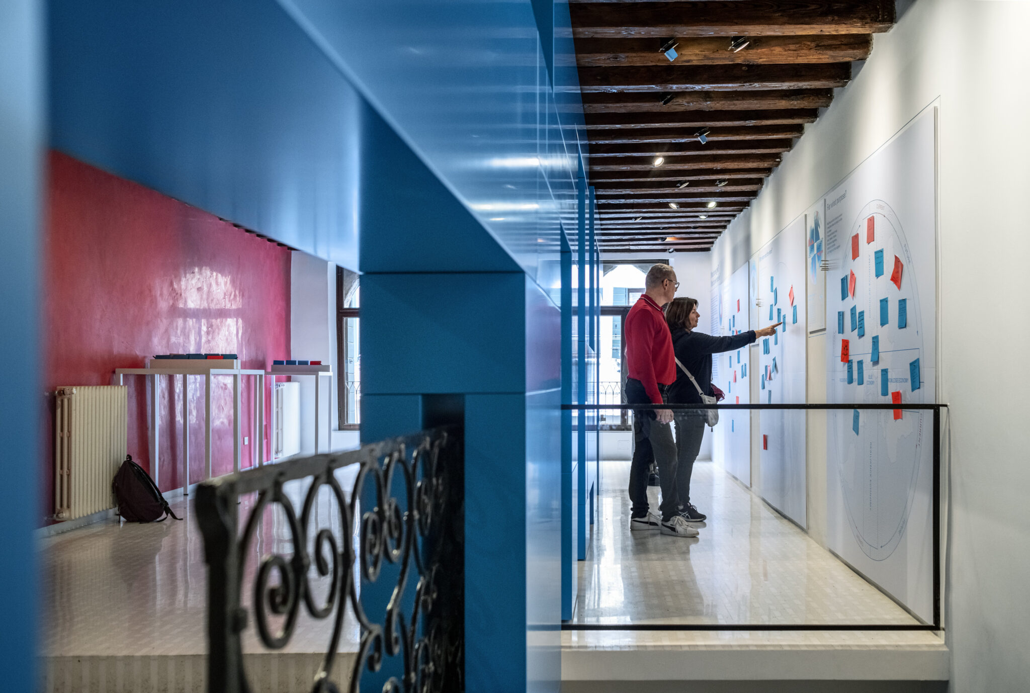 Retour En Images Sur L Exposition Trac Bleu Que Faire En Ce Lieu