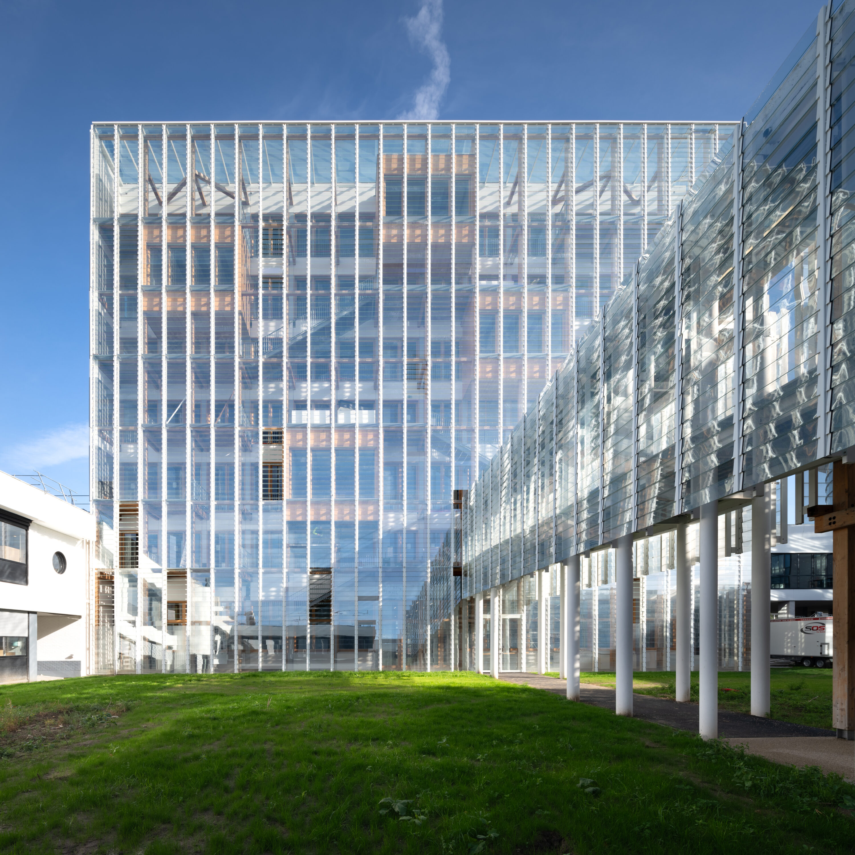 Essec Building Le campus de l’ESSEC Business School révèle sa nouvelle identité ...